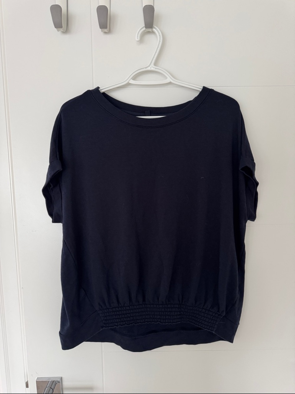 LOFT Lou & Grey Navy Short-Sleeve Tee with front Smocked Hem
